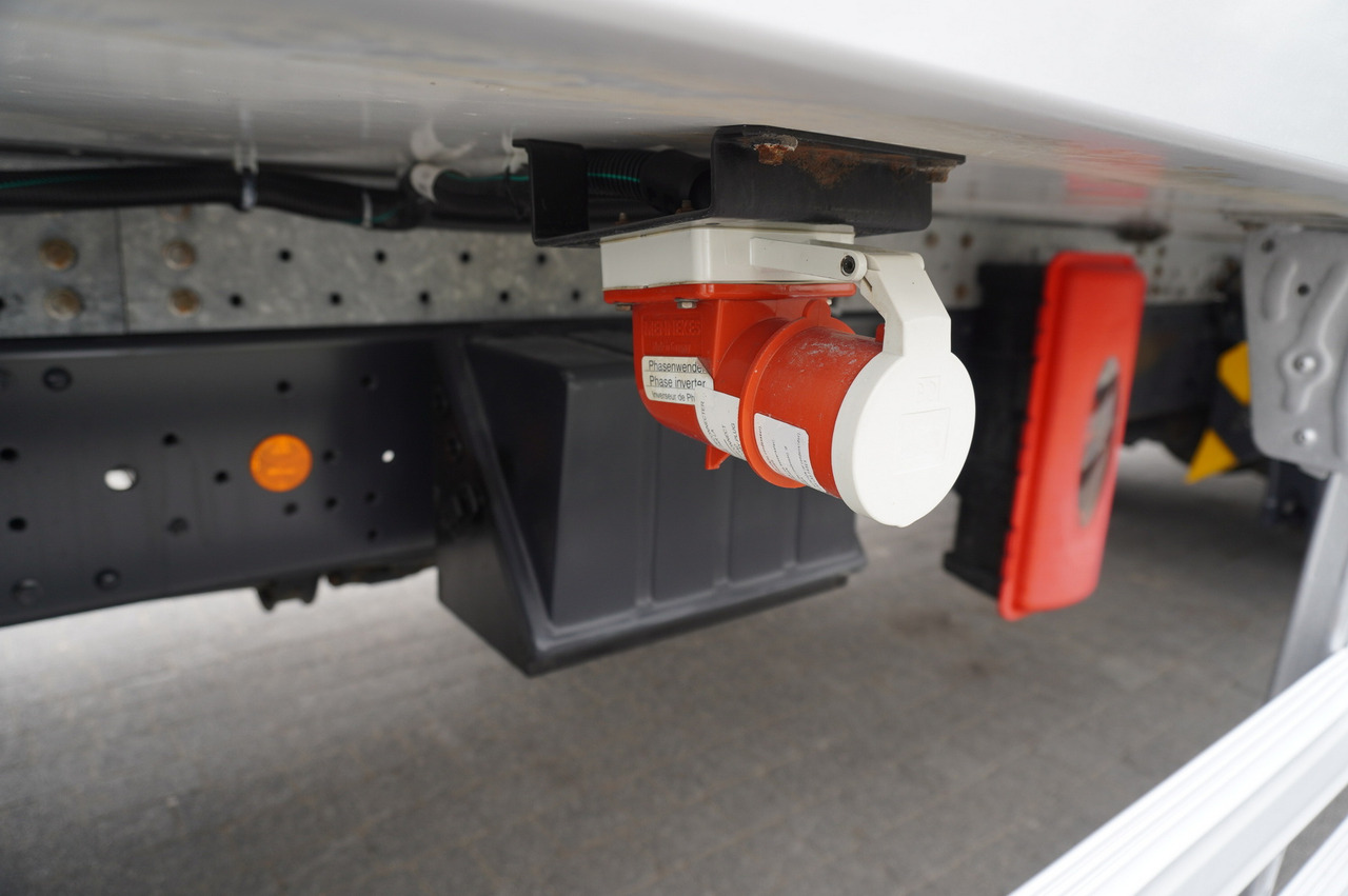 Hladnjača IVECO Eurocargo 190-280L E6 4x2 / Refrigerator / Dhollandia DHSM.20 tail lift / 21 pallets: slika 26 Hladnjača IVECO Eurocargo 190-280L E6 4x2 / Refrigerator / Dhollandia DHSM.20 tail lift / 21 pallets: slika 26