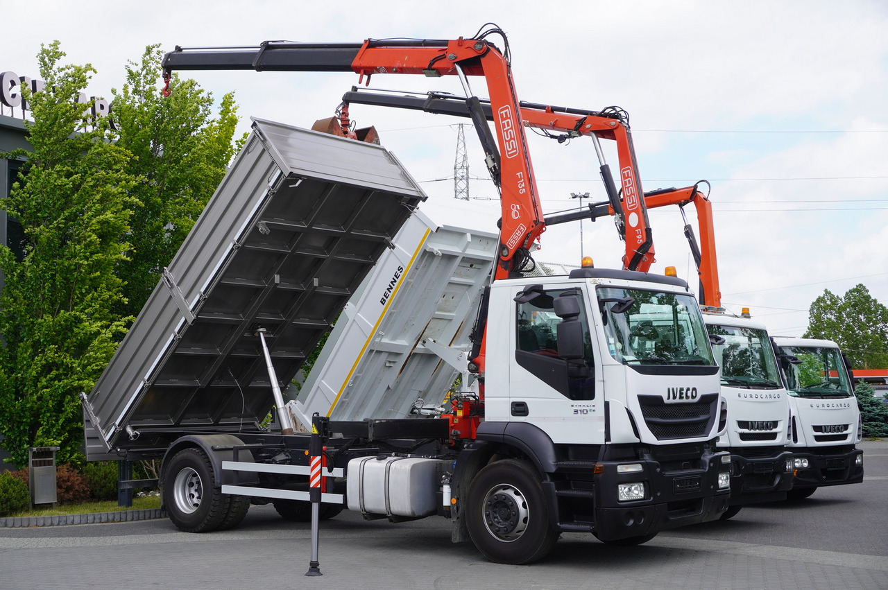 IVECO Stralis 310 E6 / NEW 3-sided tipper / Fassi F135 crane with remote control - Kamion sa dizalicom: slika 2 IVECO Stralis 310 E6 / NEW 3-sided tipper / Fassi F135 crane with remote control - Kamion sa dizalicom: slika 2