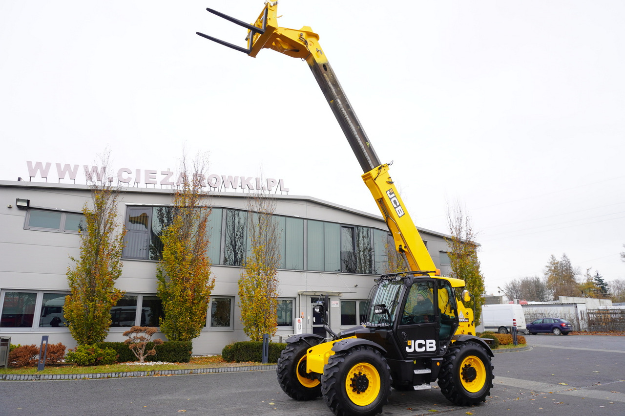 JCB 560-80 / 6 ton lifting capacity / power 146 HP - Utovarivač točkaš: slika 1 JCB 560-80 / 6 ton lifting capacity / power 146 HP - Utovarivač točkaš: slika 1