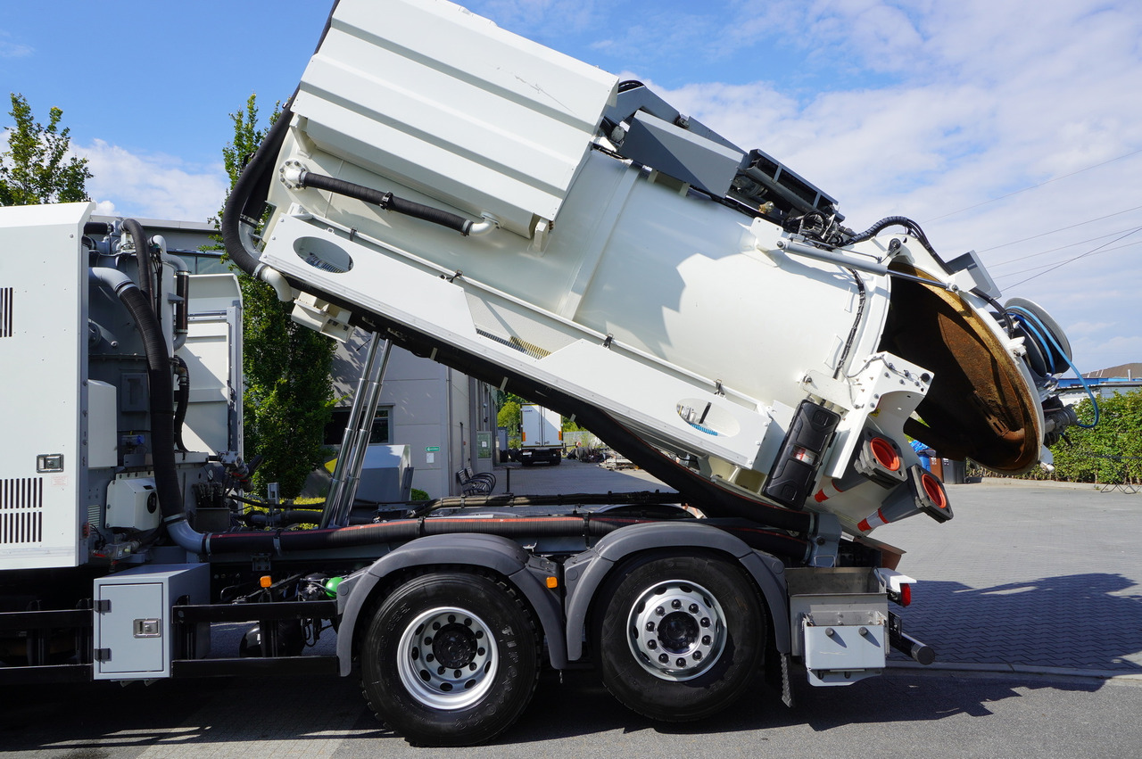 Vakuumska cisterna MAN TGM 26.340 E6 / RIVARD sewage cleaner 11.8 m3 / 170 tho. km / steered axle: slika 15