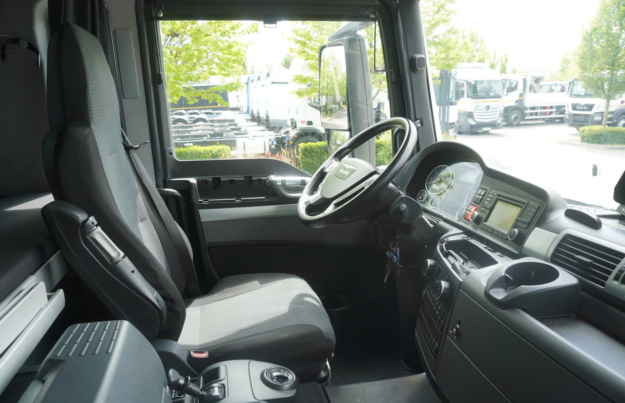 Kamion sa ceradom MAN TGS 18.440 / 19 EPAL curtainsider / Sleeper cab: slika 26 Kamion sa ceradom MAN TGS 18.440 / 19 EPAL curtainsider / Sleeper cab: slika 26