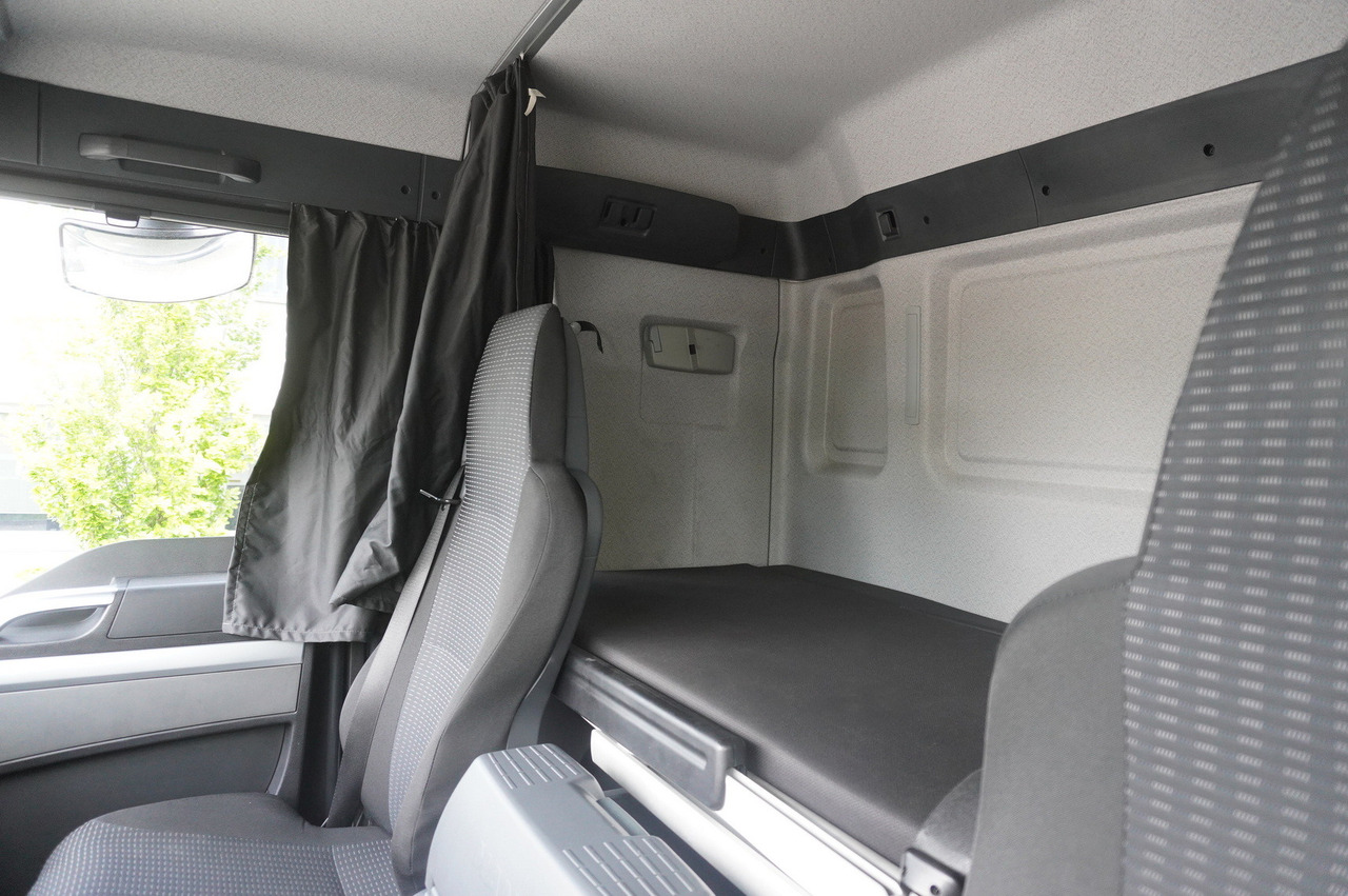 Kamion sa ceradom MAN TGS 18.440 / 19 EPAL curtainsider / Sleeper cab: slika 23 Kamion sa ceradom MAN TGS 18.440 / 19 EPAL curtainsider / Sleeper cab: slika 23