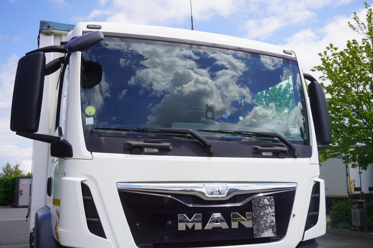 Kamion sa ceradom MAN TGS 18.440 / 19 EPAL curtainsider / Sleeper cab: slika 9 Kamion sa ceradom MAN TGS 18.440 / 19 EPAL curtainsider / Sleeper cab: slika 9
