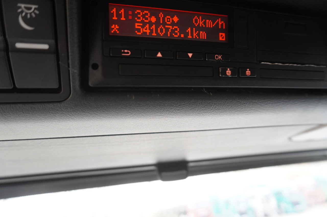 MAN TGS 35.420 8×2 / Chassis 6.4 m / 3 steered axles / 2 units - Kamion sa golom šasijom i zatvorenom kabinom: slika 4 MAN TGS 35.420 8×2 / Chassis 6.4 m / 3 steered axles / 2 units - Kamion sa golom šasijom i zatvorenom kabinom: slika 4