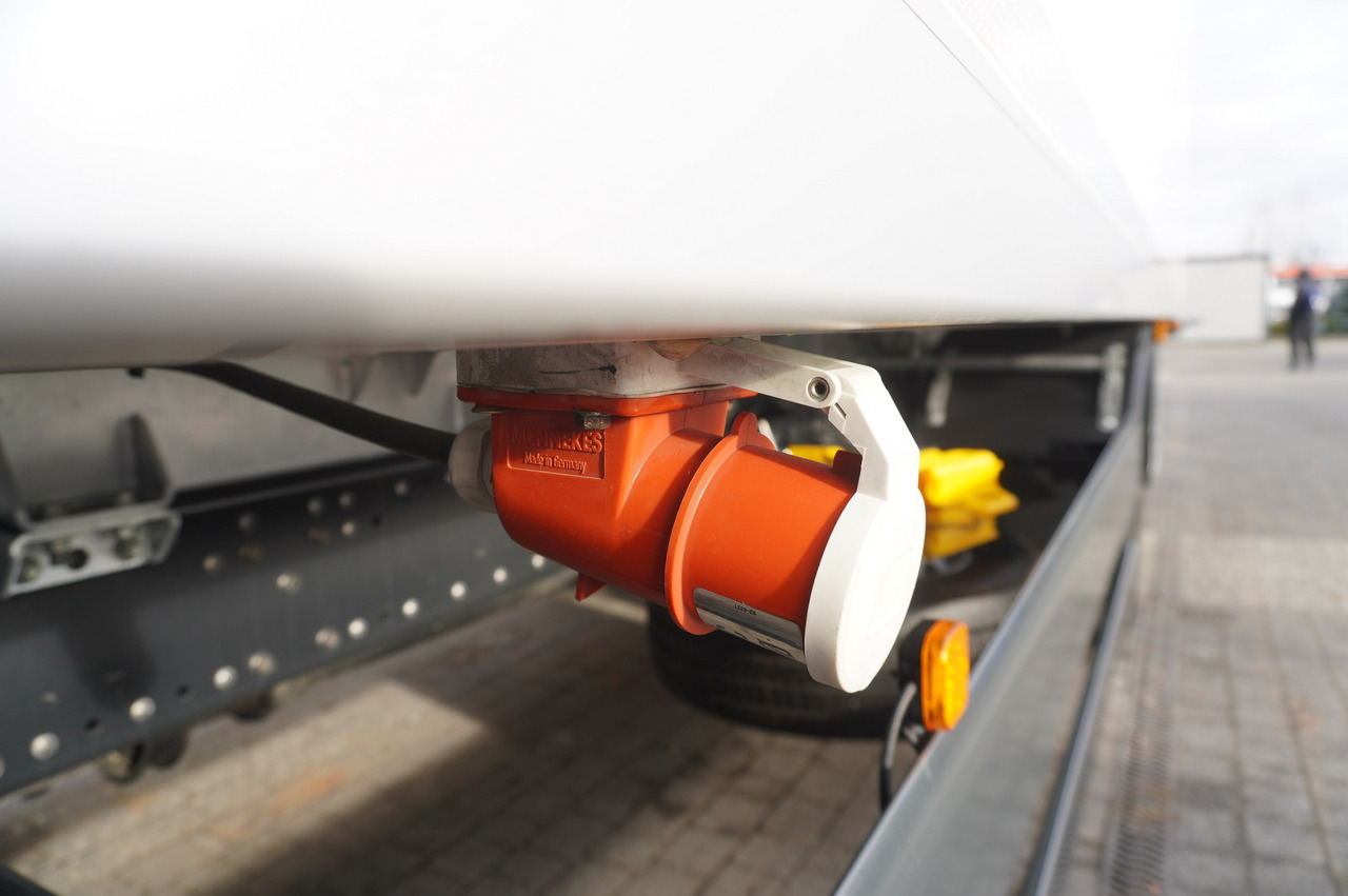 MAN TGX 26.400 / IGLOOCAR / Carrier Supra 1150 MT Silent - Izotermički kamion: slika 5 MAN TGX 26.400 / IGLOOCAR / Carrier Supra 1150 MT Silent - Izotermički kamion: slika 5