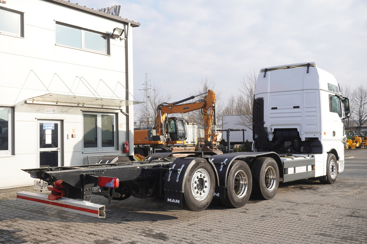 MAN TGX 35.580 E6 8x4/4 - 8.8m chassis frame - Kamion sa golom šasijom i zatvorenom kabinom: slika 5 MAN TGX 35.580 E6 8x4/4 - 8.8m chassis frame - Kamion sa golom šasijom i zatvorenom kabinom: slika 5