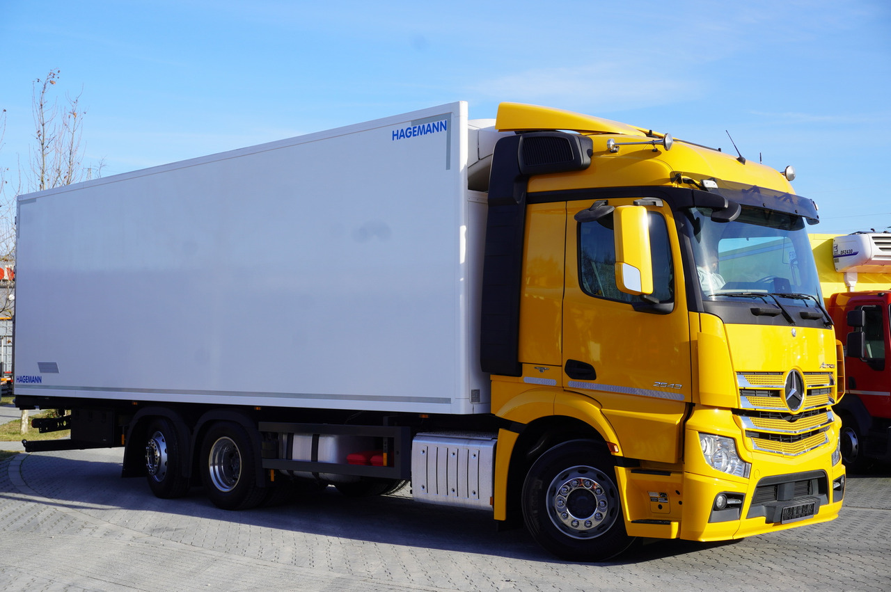 MERCEDES-BENZ Actros 2543 E6 6×2 / Refrigerated truck / ATP/FRC / 20 pallets / 260000 km!!! - Hladnjača: slika 4 MERCEDES-BENZ Actros 2543 E6 6×2 / Refrigerated truck / ATP/FRC / 20 pallets / 260000 km!!! - Hladnjača: slika 4