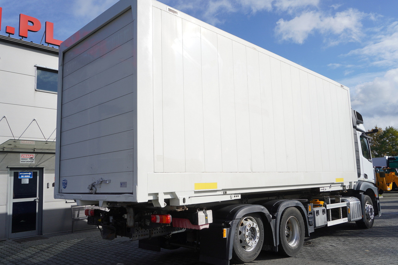 MERCEDES-BENZ Actros 2545 MP5 / KRONE 18 EPAL box body / ADR AT - Kamion sa zatvorenim sandukom: slika 2 MERCEDES-BENZ Actros 2545 MP5 / KRONE 18 EPAL box body / ADR AT - Kamion sa zatvorenim sandukom: slika 2