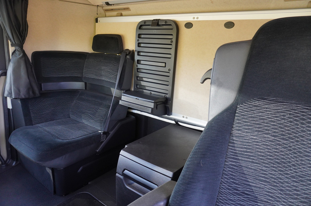 Hladnjača MERCEDES-BENZ Actros 2548 E6 / GIGA / Cab Lounge chair / Lamberet Refrigerator / Carrier Supra 950: slika 28 Hladnjača MERCEDES-BENZ Actros 2548 E6 / GIGA / Cab Lounge chair / Lamberet Refrigerator / Carrier Supra 950: slika 28