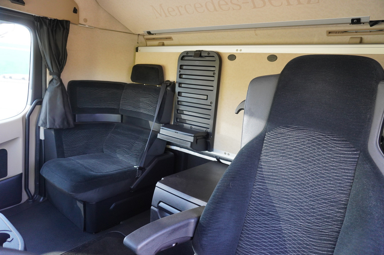 Hladnjača MERCEDES-BENZ Actros 2548 E6 / GIGA / Cab Lounge chair / Lamberet Refrigerator / Carrier Supra 950: slika 20 Hladnjača MERCEDES-BENZ Actros 2548 E6 / GIGA / Cab Lounge chair / Lamberet Refrigerator / Carrier Supra 950: slika 20