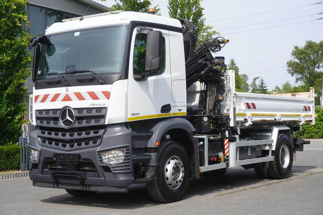 MERCEDES-BENZ Arocs 1833 / 87,000 km!!! / Hds HIAB X-DUO 128 B-2 / three-sided tipper - Kamion sa tovarnim sandukom, Kamion sa dizalicom: slika 3 MERCEDES-BENZ Arocs 1833 / 87,000 km!!! / Hds HIAB X-DUO 128 B-2 / three-sided tipper - Kamion sa tovarnim sandukom, Kamion sa dizalicom: slika 3