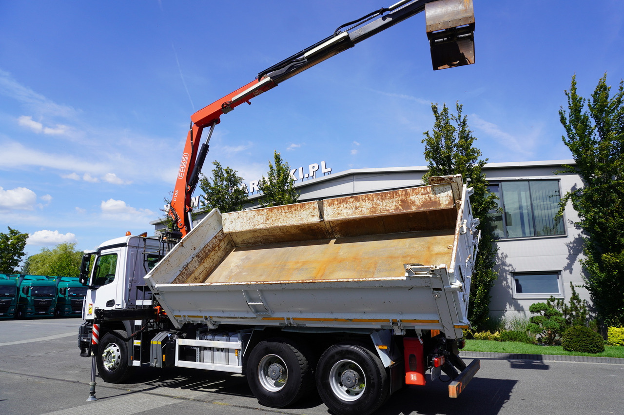 MERCEDES-BENZ Arocs 2636 / 6x4 / HDS Fassi / 3-Way Tipper / Bortmatic - Kamion sa dizalicom: slika 3 MERCEDES-BENZ Arocs 2636 / 6x4 / HDS Fassi / 3-Way Tipper / Bortmatic - Kamion sa dizalicom: slika 3