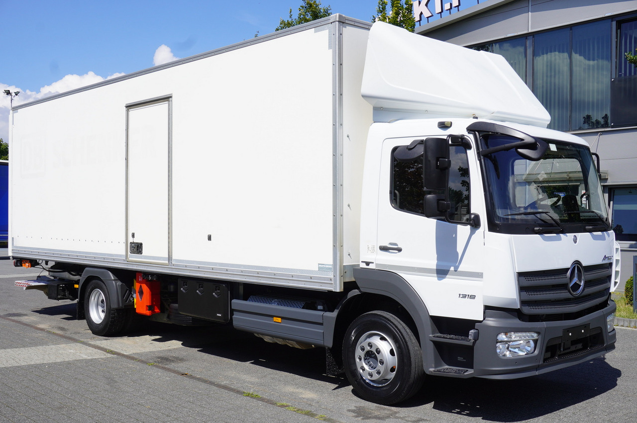 MERCEDES-BENZ Atego 1318 E6 / 20 pallet container / lift / 90 thousand km !!! - Kamion sa zatvorenim sandukom: slika 1 MERCEDES-BENZ Atego 1318 E6 / 20 pallet container / lift / 90 thousand km !!! - Kamion sa zatvorenim sandukom: slika 1