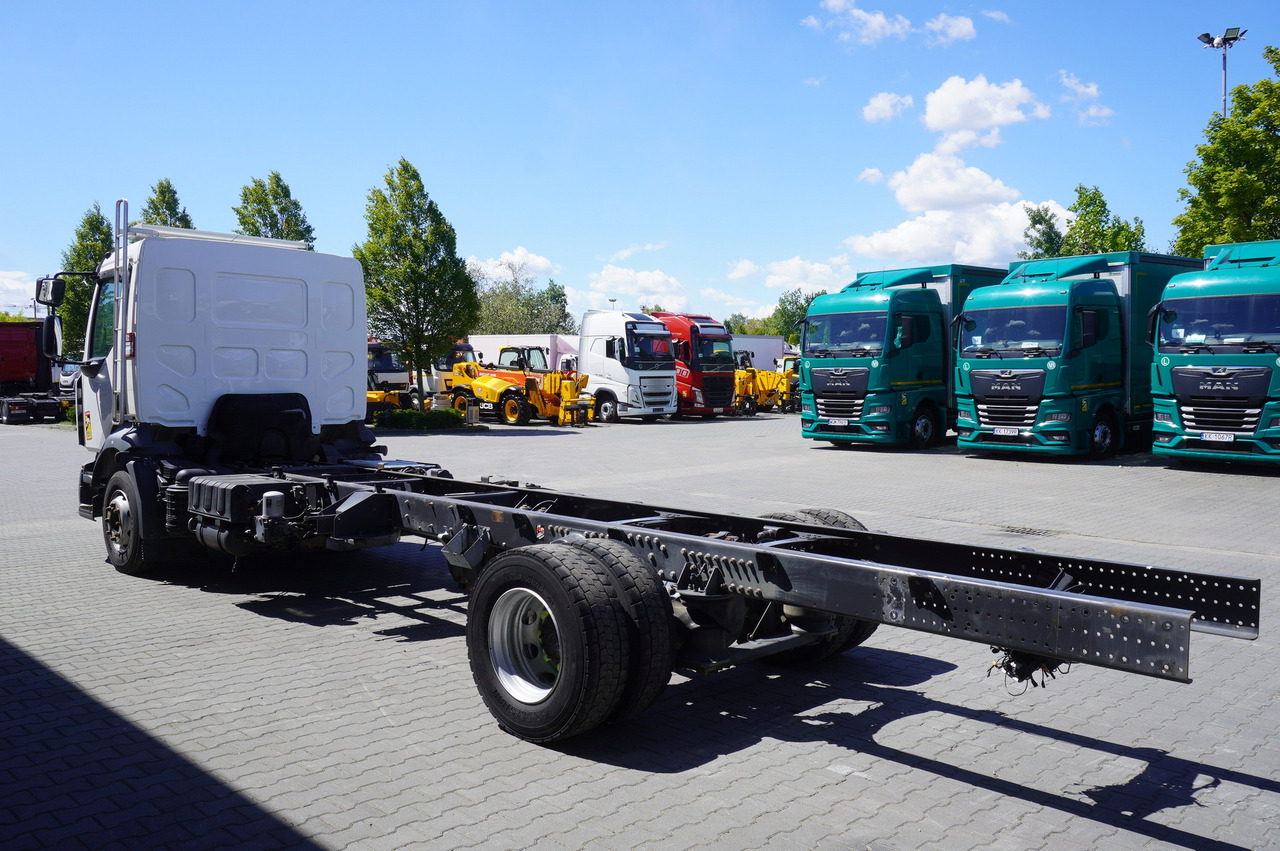 RENAULT D16 / frame 7.3 m / Differential lock / 3 units - Kamion sa golom šasijom i zatvorenom kabinom: slika 4 RENAULT D16 / frame 7.3 m / Differential lock / 3 units - Kamion sa golom šasijom i zatvorenom kabinom: slika 4