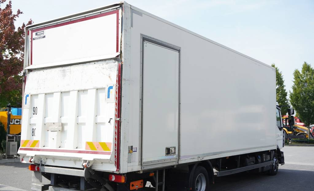 RENAULT Renault D12 E6 / Container 18 pallets / Lift - Kamion sa zatvorenim sandukom: slika 5 RENAULT Renault D12 E6 / Container 18 pallets / Lift - Kamion sa zatvorenim sandukom: slika 5