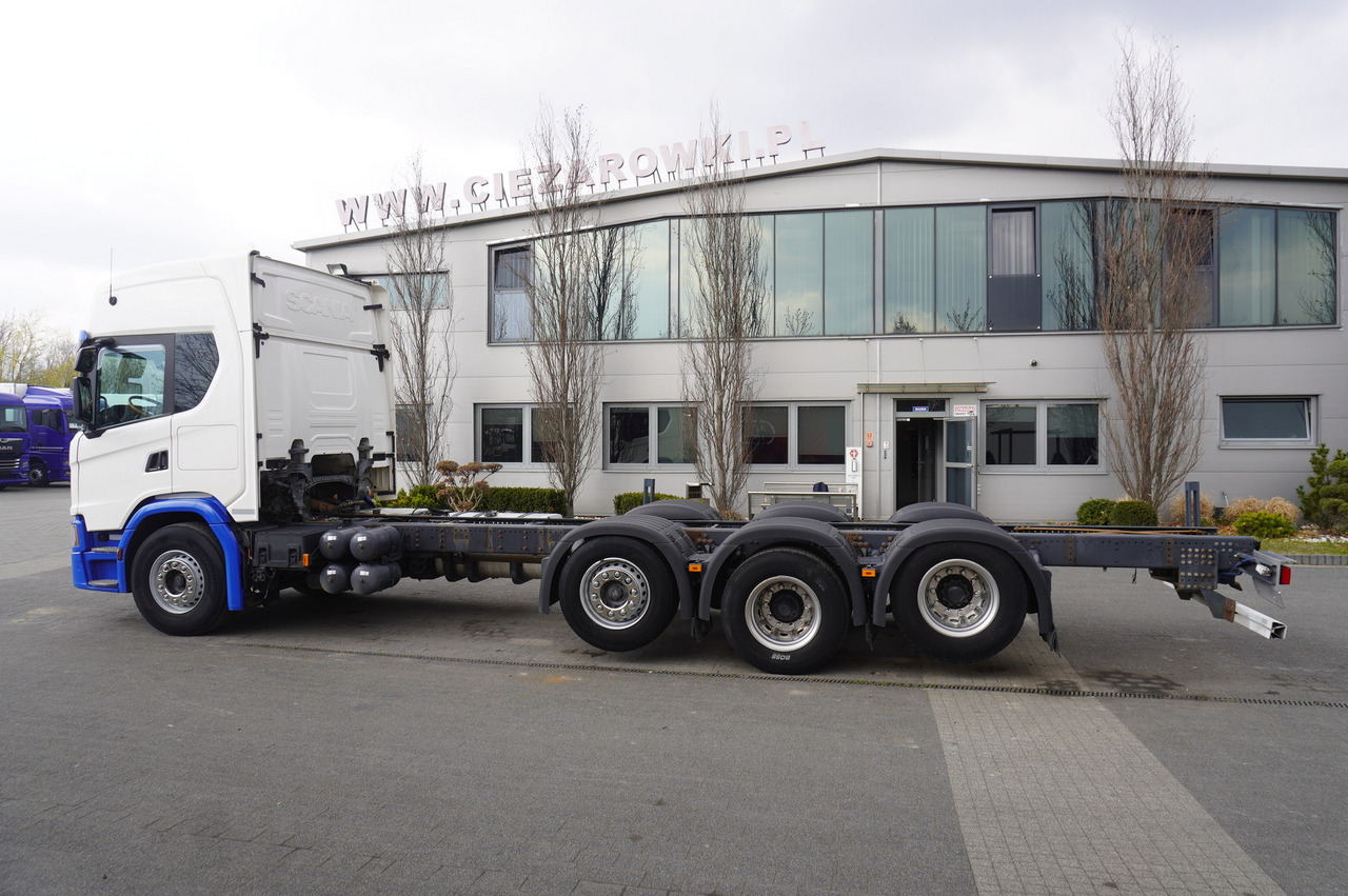 SCANIA G500 8x2 / 2nd axis steered / Chassis 8.35 m / 2021 - Kamion sa golom šasijom i zatvorenom kabinom: slika 4 SCANIA G500 8x2 / 2nd axis steered / Chassis 8.35 m / 2021 - Kamion sa golom šasijom i zatvorenom kabinom: slika 4