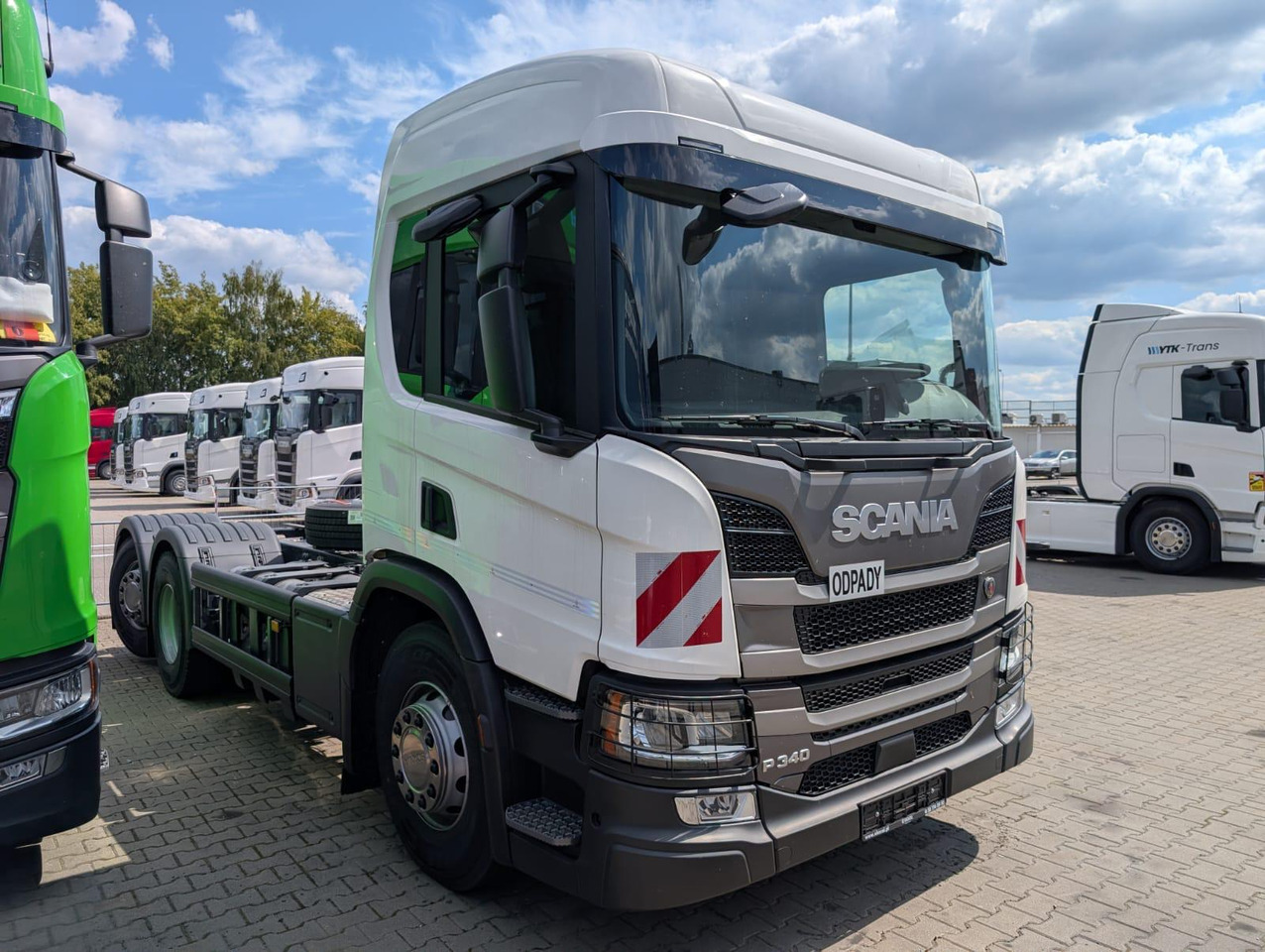 SCANIA P 340 B6x2*4NA / chassis frame / steering axle / CNG / large cab / 8 units - Kamion sa golom šasijom i zatvorenom kabinom: slika 2 SCANIA P 340 B6x2*4NA / chassis frame / steering axle / CNG / large cab / 8 units - Kamion sa golom šasijom i zatvorenom kabinom: slika 2
