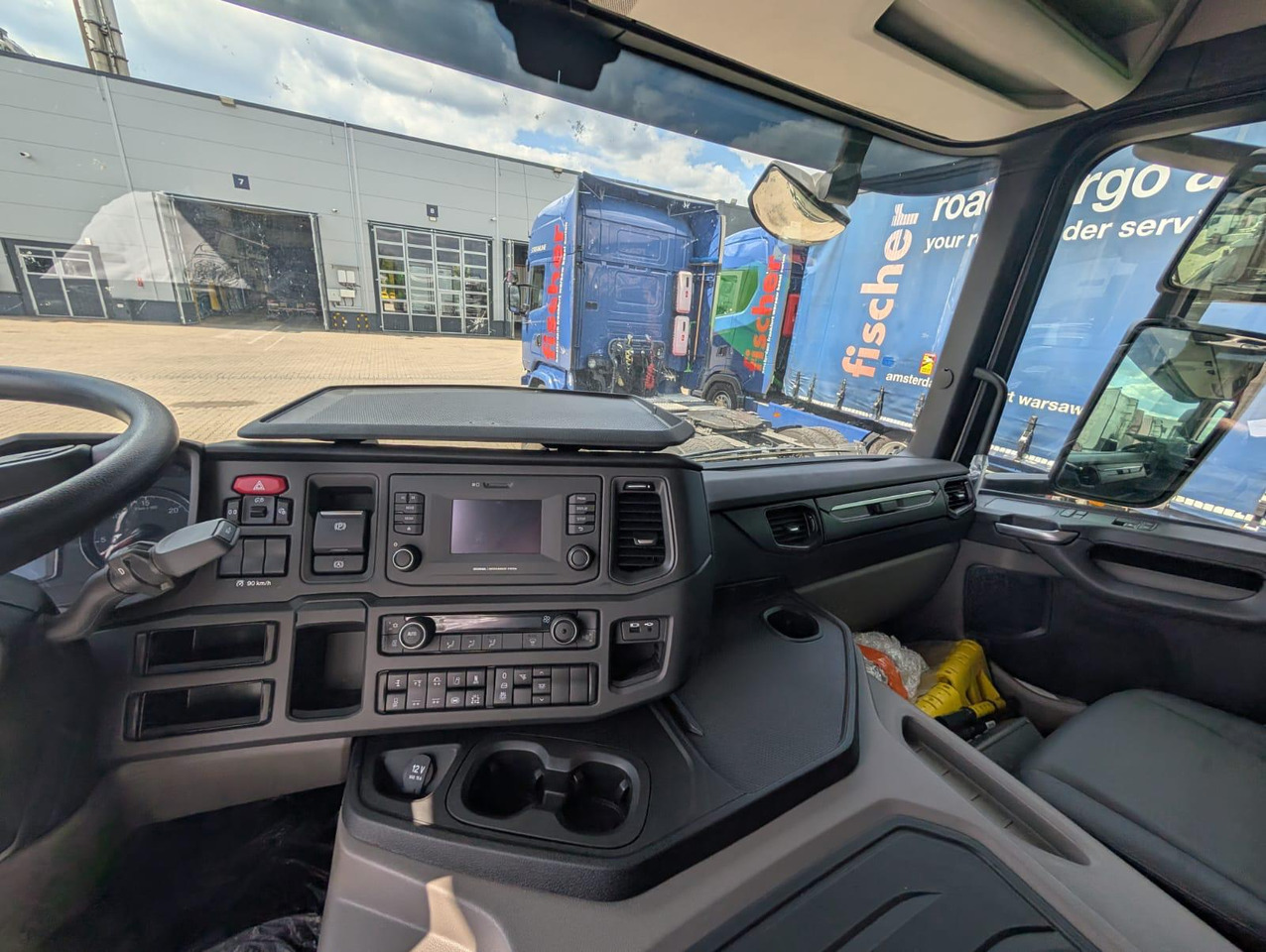 Novu Kamion sa golom šasijom i zatvorenom kabinom SCANIA P 340 B6x2*4NA / chassis frame / steering axle / CNG / large cab / 8 units: slika 8 Novu Kamion sa golom šasijom i zatvorenom kabinom SCANIA P 340 B6x2*4NA / chassis frame / steering axle / CNG / large cab / 8 units: slika 8