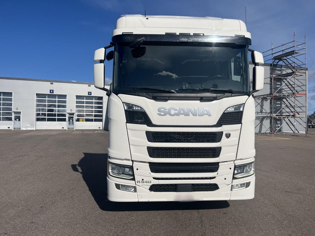 SCANIA R 540 B8x4NB / Truck chassis / Sleeper cab - Kamion sa dizalicom: slika 3 SCANIA R 540 B8x4NB / Truck chassis / Sleeper cab - Kamion sa dizalicom: slika 3