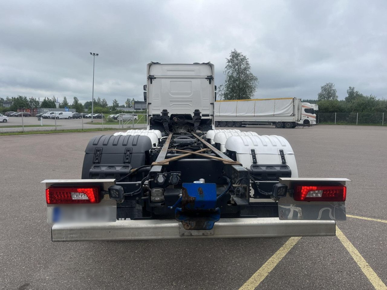 SCANIA R560 B8x4*4 / Chassis / sleeper cab / Power take-off - Kamion sa dizalicom: slika 5 SCANIA R560 B8x4*4 / Chassis / sleeper cab / Power take-off - Kamion sa dizalicom: slika 5