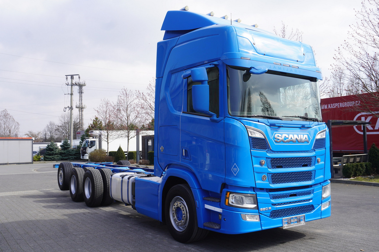 SCANIA R650 V8 / 650 HP/ frame 8.8 m / steered 4th axle - Kamion sa golom šasijom i zatvorenom kabinom: slika 5 SCANIA R650 V8 / 650 HP/ frame 8.8 m / steered 4th axle - Kamion sa golom šasijom i zatvorenom kabinom: slika 5