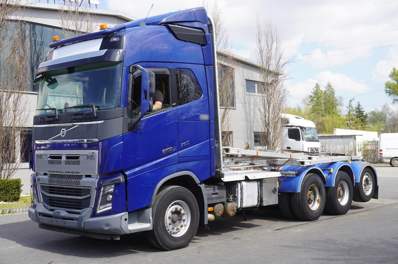 VOLVO FH16 750 8x4 / 750 HP! / 20 t load capacity / stanchion superstructure - Kamion sa golom šasijom i zatvorenom kabinom: slika 1 VOLVO FH16 750 8x4 / 750 HP! / 20 t load capacity / stanchion superstructure - Kamion sa golom šasijom i zatvorenom kabinom: slika 1