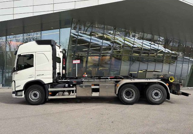 VOLVO FM 460 6X2*4 / HIAB ULT21S61 hooklift / 50 tho. km! / 2022 - Kamion sa hidrauličnom kukom: slika 3 VOLVO FM 460 6X2*4 / HIAB ULT21S61 hooklift / 50 tho. km! / 2022 - Kamion sa hidrauličnom kukom: slika 3