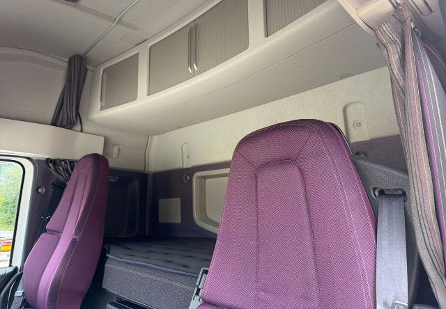 Lizing VOLVO FM 460 6X2*4 / HIAB ULT21S61 hooklift / 50 tho. km! / 2022 VOLVO FM 460 6X2*4 / HIAB ULT21S61 hooklift / 50 tho. km! / 2022: slika 14