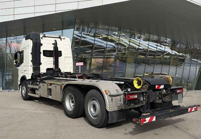 VOLVO FM 460 6X2*4 / HIAB ULT21S61 hooklift / 50 tho. km! / 2022 - Kamion sa hidrauličnom kukom: slika 4 VOLVO FM 460 6X2*4 / HIAB ULT21S61 hooklift / 50 tho. km! / 2022 - Kamion sa hidrauličnom kukom: slika 4