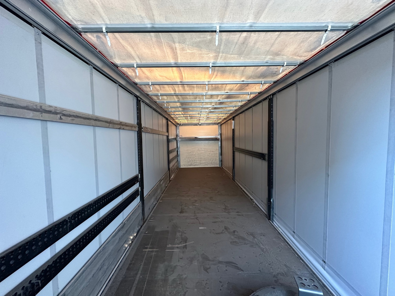 Lizing VarioFRAME Bausatz curtain / 23 europallets / 2017 VarioFRAME Bausatz curtain / 23 europallets / 2017: slika 9 Lizing VarioFRAME Bausatz curtain / 23 europallets / 2017 VarioFRAME Bausatz curtain / 23 europallets / 2017: slika 9