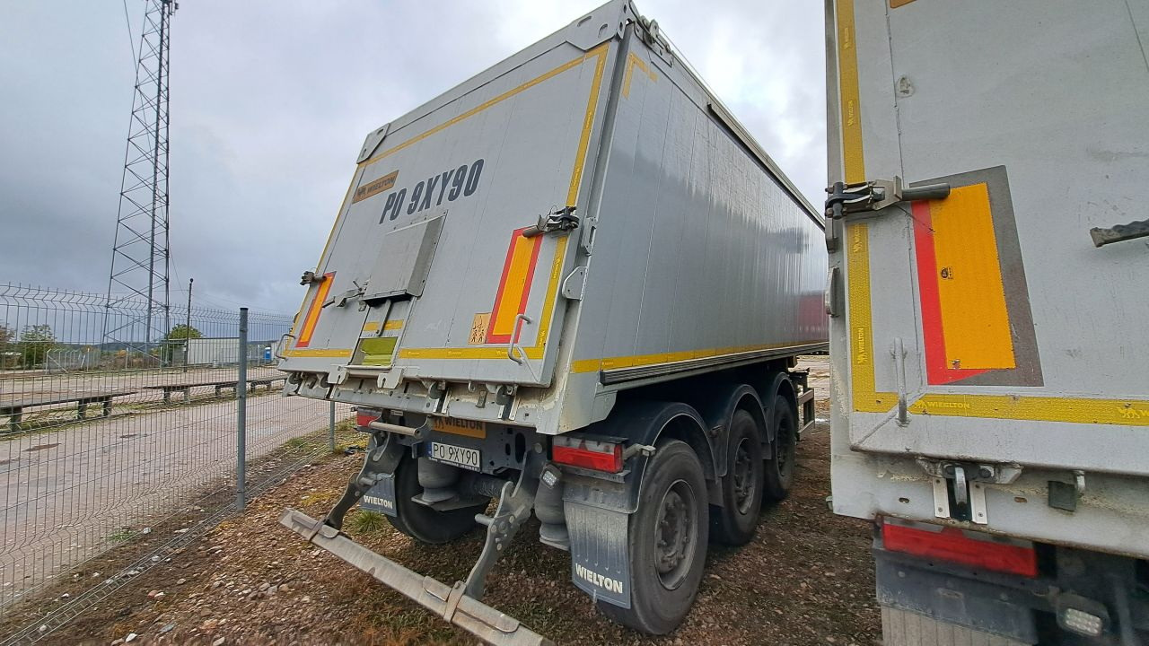 WIELTON NW-3 / weight 6.2 t / capacity 38m3 / Electrically folded roof / Teflon / 20 units, 2022 - Poluprikolica istovarivača: slika 5 WIELTON NW-3 / weight 6.2 t / capacity 38m3 / Electrically folded roof / Teflon / 20 units, 2022 - Poluprikolica istovarivača: slika 5