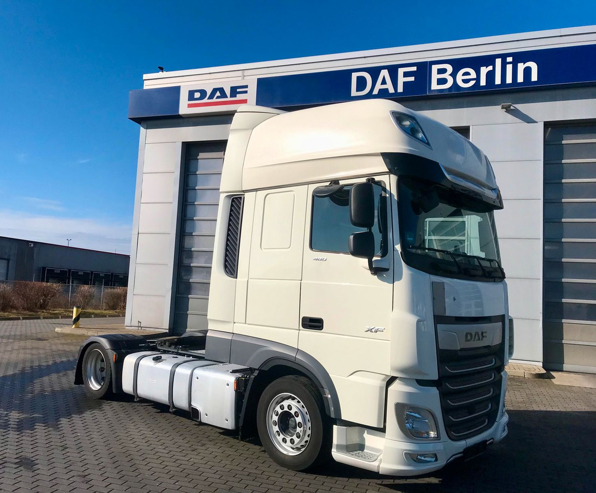 DAF XF 480 FT SSC Low Deck Standklima MX-EngineBrake - Tegljač: slika 1 DAF XF 480 FT SSC Low Deck Standklima MX-EngineBrake - Tegljač: slika 1