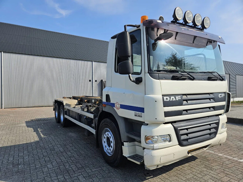 DAF CF 85 360 Manual 10 Tyres - Kamion sa golom šasijom i zatvorenom kabinom: slika 2 DAF CF 85 360 Manual 10 Tyres - Kamion sa golom šasijom i zatvorenom kabinom: slika 2
