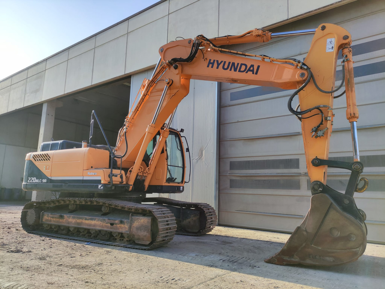 Hyundai R220NLC-9A - Bager guseničar: slika 3 Hyundai R220NLC-9A - Bager guseničar: slika 3