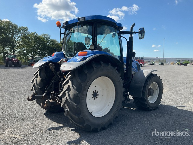 2004 New Holland TS135 A 4WD Tractor - Traktor: slika 4 2004 New Holland TS135 A 4WD Tractor - Traktor: slika 4