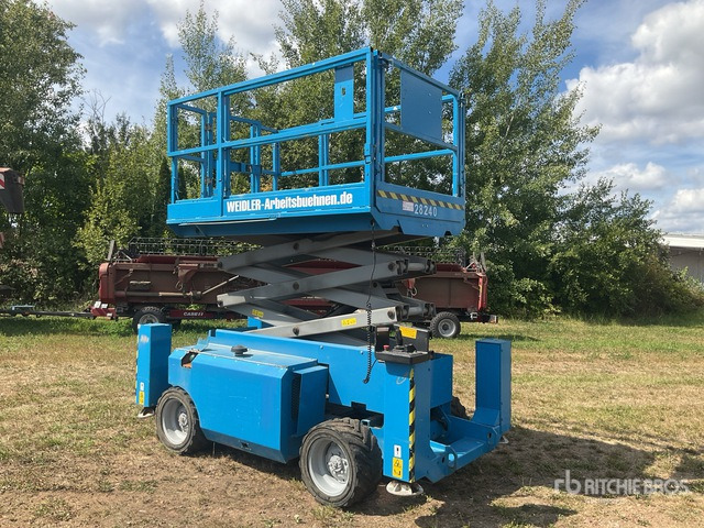 2007 Genie GS2668RT 4x4 Diesel Scissor Lift - Lift u obliku makaza: slika 3 2007 Genie GS2668RT 4x4 Diesel Scissor Lift - Lift u obliku makaza: slika 3