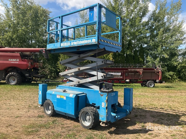 2007 Genie GS2668RT 4x4 Diesel Scissor Lift - Lift u obliku makaza: slika 3 2007 Genie GS2668RT 4x4 Diesel Scissor Lift - Lift u obliku makaza: slika 3