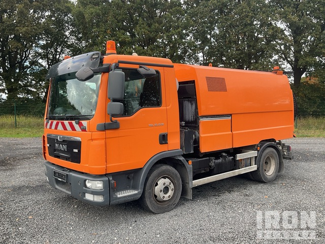 2013 MAN TGL12.220 2013 Faun ViaJet 5R-HS on Kehrmaschine - Autočistilica: slika 1 2013 MAN TGL12.220 2013 Faun ViaJet 5R-HS on Kehrmaschine - Autočistilica: slika 1