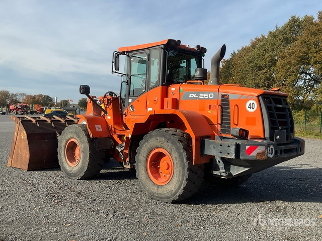 2016 Doosan DL250-3 Wheel Loader - Utovarivač točkaš: slika 4 2016 Doosan DL250-3 Wheel Loader - Utovarivač točkaš: slika 4