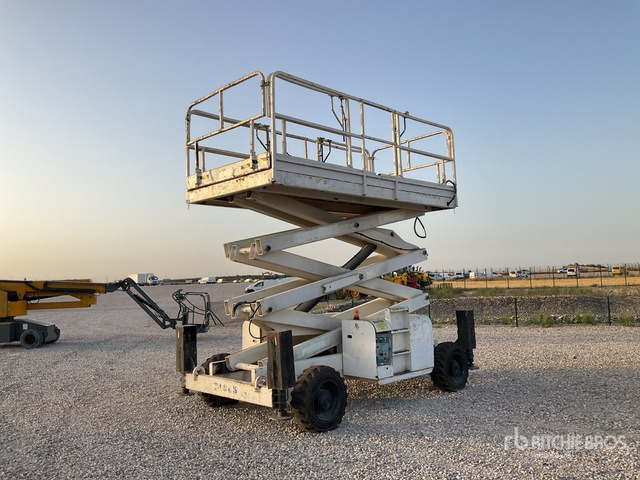 2004 Haulotte H12SX 4x4 Scissor Lift - Lift u obliku makaza: slika 1 2004 Haulotte H12SX 4x4 Scissor Lift - Lift u obliku makaza: slika 1