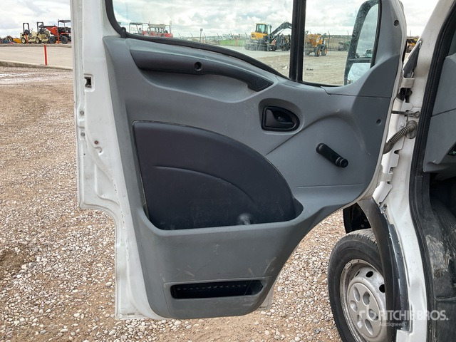 2009 Iveco 35S10 Cargo Van - Kamion sa tovarnim sandukom: slika 5 2009 Iveco 35S10 Cargo Van - Kamion sa tovarnim sandukom: slika 5