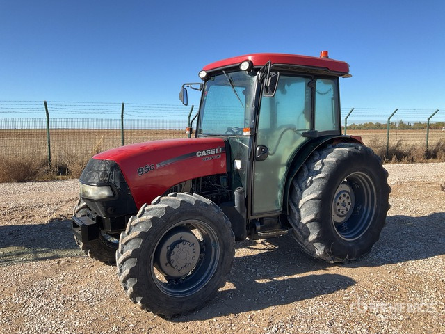 2010 Case IH Quantum 95C 4WD Tractor - Traktor: slika 1 2010 Case IH Quantum 95C 4WD Tractor - Traktor: slika 1
