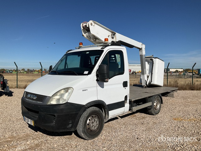 2010 Iveco Daily 2010 Versalift ET-26-LEXS 8 m o ... Bucket Truck - Vazdušna platforma montirana na kamion: slika 2 2010 Iveco Daily 2010 Versalift ET-26-LEXS 8 m o ... Bucket Truck - Vazdušna platforma montirana na kamion: slika 2