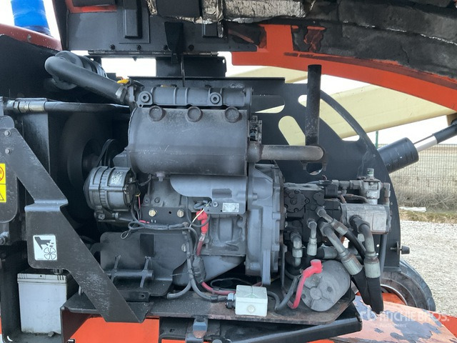 2015 JLG 450AJ Series ll 4WD Diesel Articulating Boom Lift - Zglobna platforma: slika 4 2015 JLG 450AJ Series ll 4WD Diesel Articulating Boom Lift - Zglobna platforma: slika 4