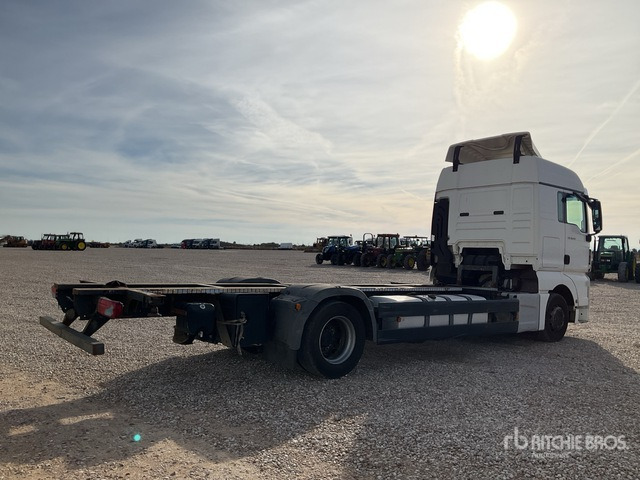 2015 MAN TGX18.440 4x2 Sleeper Container Truck - Kamion sa golom šasijom i zatvorenom kabinom: slika 3 2015 MAN TGX18.440 4x2 Sleeper Container Truck - Kamion sa golom šasijom i zatvorenom kabinom: slika 3
