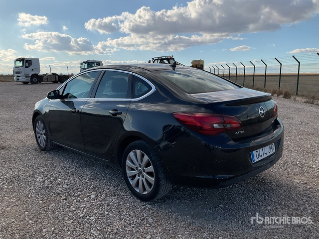 2015 Opel Astra Automobile - Automobil: slika 4 2015 Opel Astra Automobile - Automobil: slika 4
