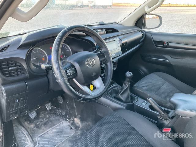 2017 Toyota Hilux 4x4 Crew Cab Pickup - Pikap: slika 5 2017 Toyota Hilux 4x4 Crew Cab Pickup - Pikap: slika 5