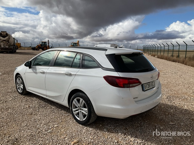 2019 Opel Astra Sports Tourer 1.6CDTI Selective Automobile - Automobil: slika 2 2019 Opel Astra Sports Tourer 1.6CDTI Selective Automobile - Automobil: slika 2