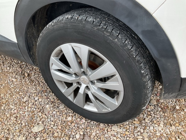 2019 Peugeot 3008 Active BlueHDI 1.5 SUV - SUV: slika 3 2019 Peugeot 3008 Active BlueHDI 1.5 SUV - SUV: slika 3