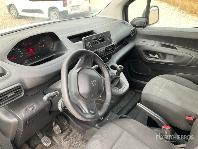 Dostavno vozilo 2020 Peugeot Partner Cargo Van: slika 6